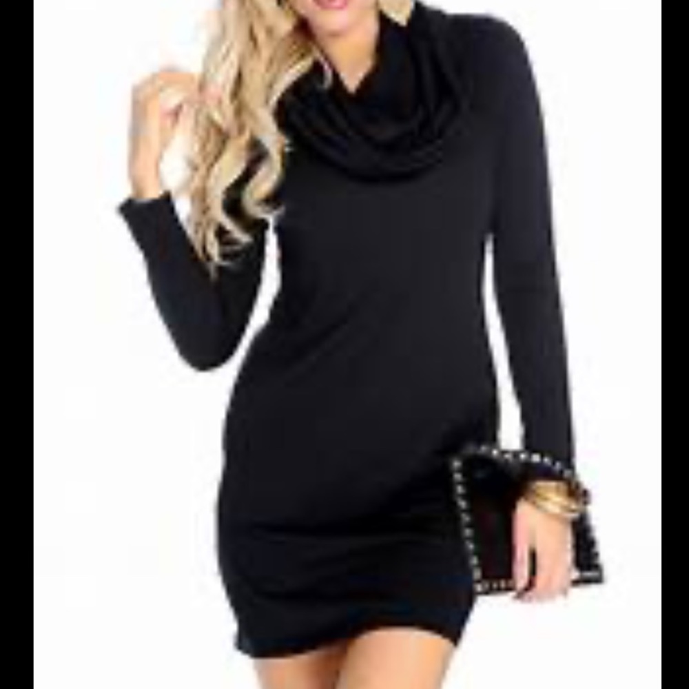 Splendid sexy black cowl neck long sleeve dress 👗